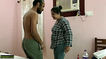 Desi beauty gets a creampie in Bengali hotel room