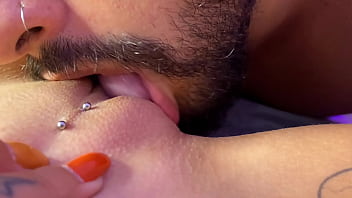 Romulo Pontess's girlfriend gives an orgasmic squirting blowjob