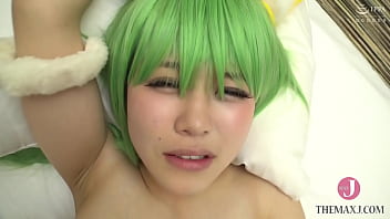 Misamisa, the dominant cosplay star, humiliates her partner with kicks, slaps, bites, urination, choking, finger play, and even laughter. Despite her rough treatment, she allows him to climax twice, once inside her and once on her chest.